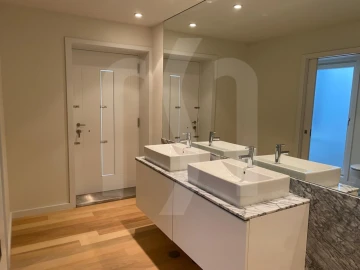 Apartamento T4 para Venda em Aldoar, Foz do Douro e Nevogilde