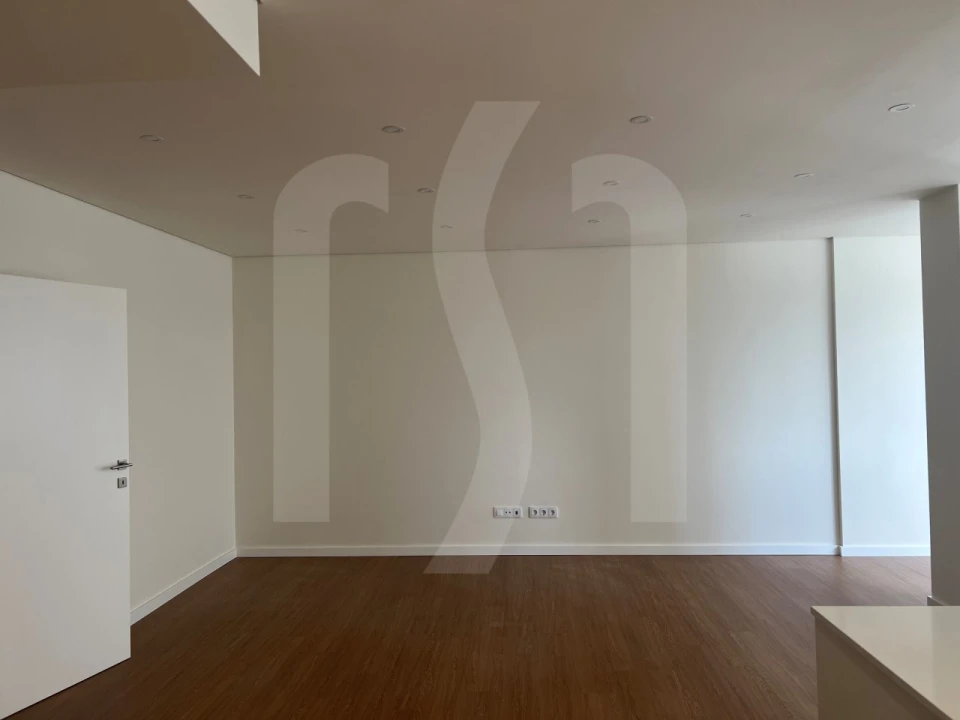 Apartamento T4 para Venda em Ramalde Foto 12