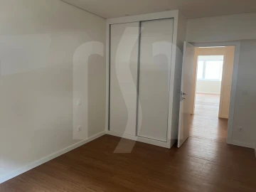 Apartamento T4 para Venda em Ramalde
