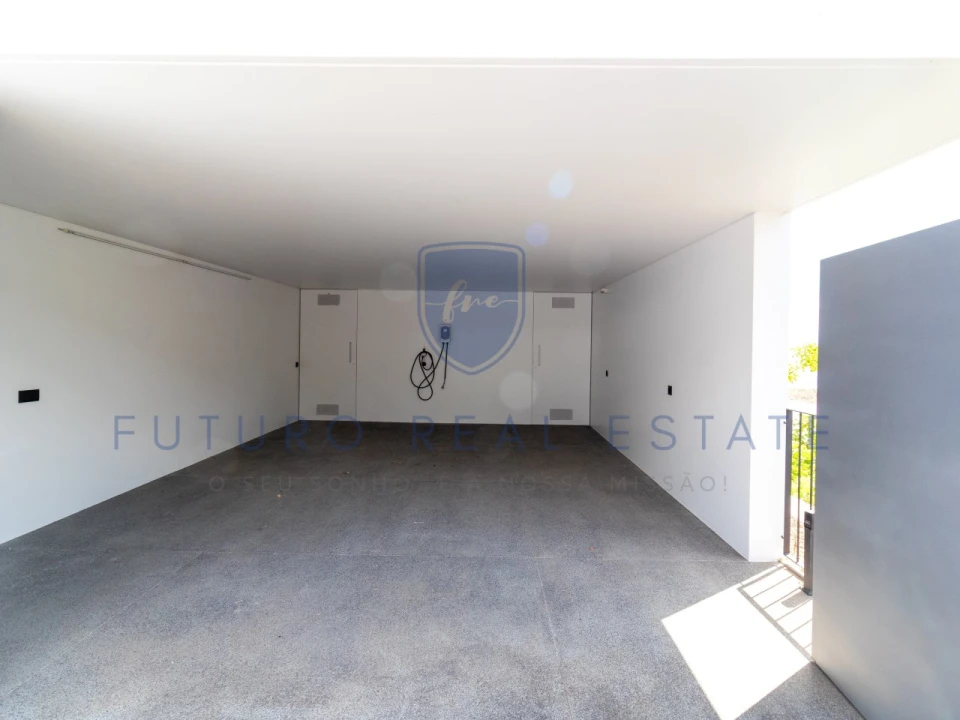 Moradia T3 para Venda em São Martinho Foto 32