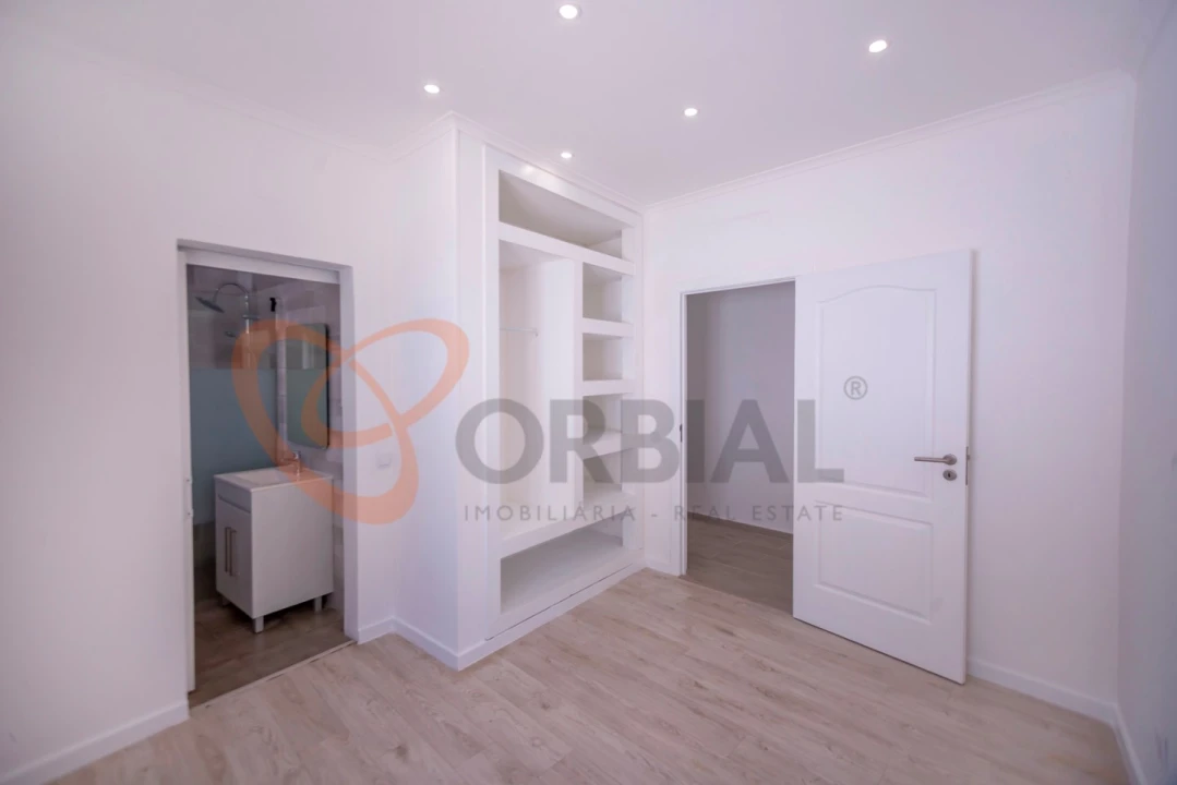 Moradia T2 para Venda em Albufeira e Olhos de Água Foto 10