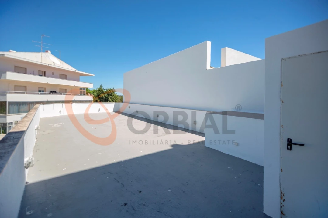 Moradia T2 para Venda em Albufeira e Olhos de Água Foto 22