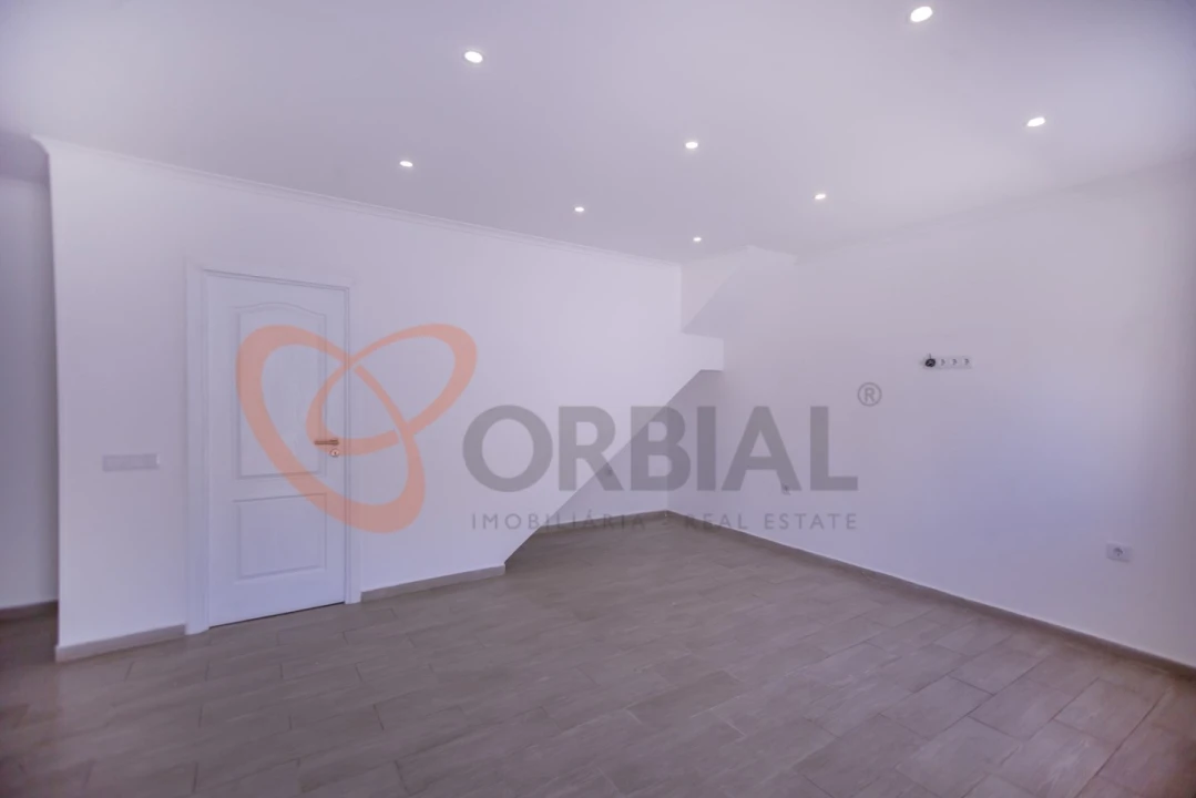 Moradia T2 para Venda em Albufeira e Olhos de Água Foto 7