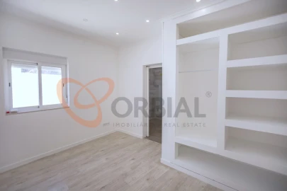 Moradia T2 para Venda em Albufeira e Olhos de Água