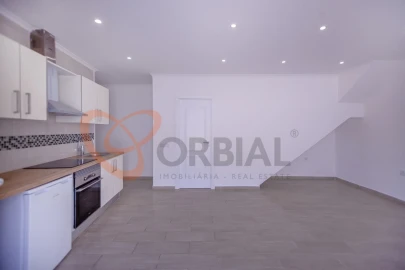Moradia T2 para Venda em Albufeira e Olhos de Água