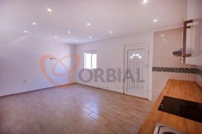 Moradia T2 para Venda em Albufeira e Olhos de Água