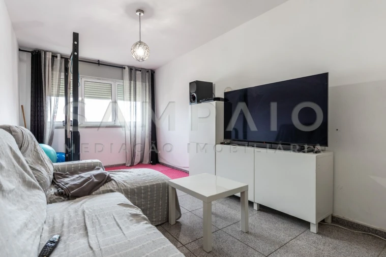 Apartamento T2 para Venda em Corroios Foto 3