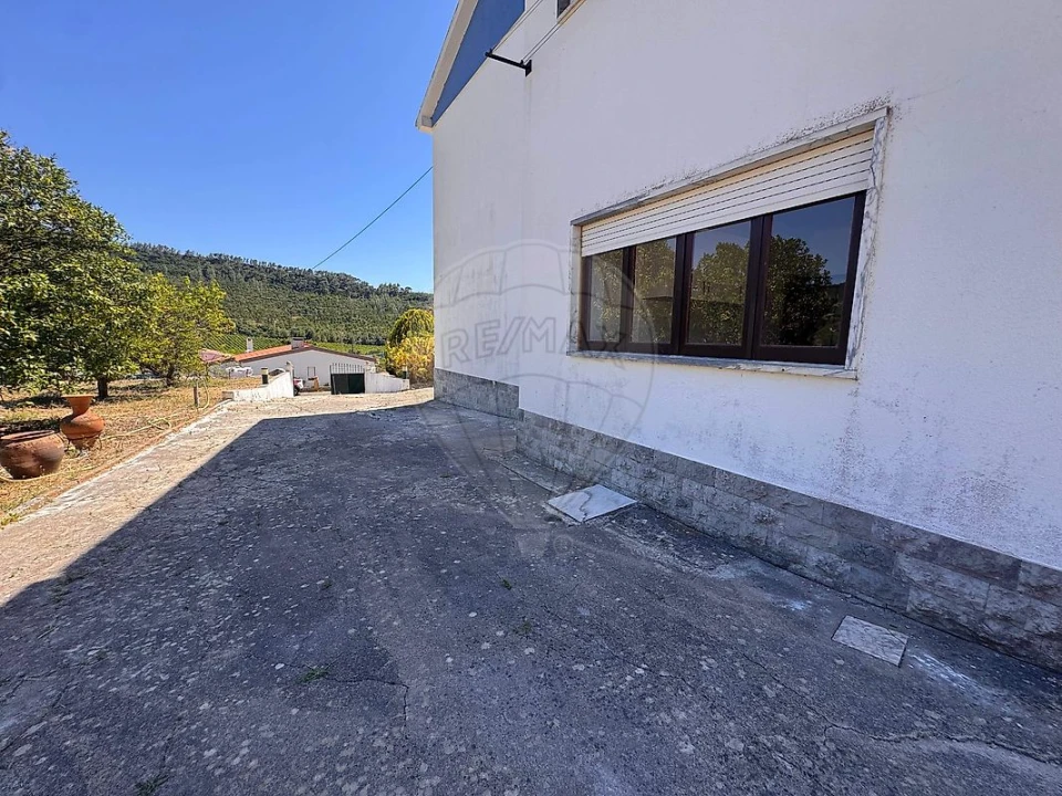 Apartamento T2 para Arrendamento em Santa Maria, São Pedro e Matacães Foto 1