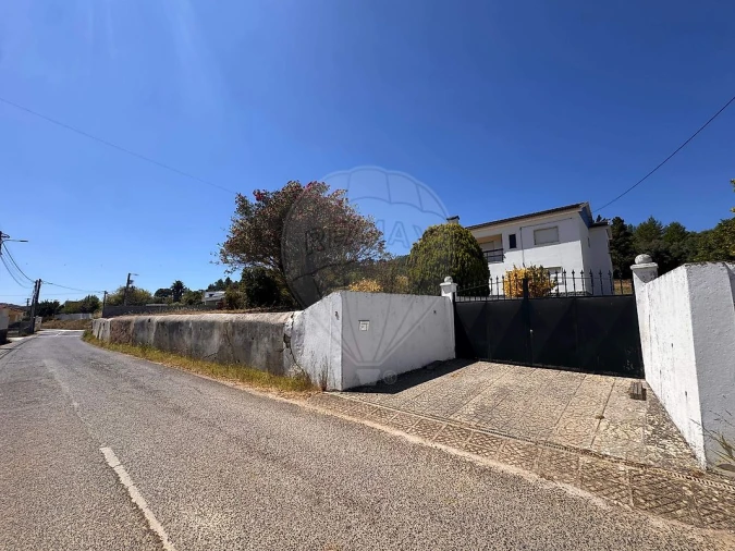 Apartamento T2 para Arrendamento em Santa Maria, São Pedro e Matacães Foto 12
