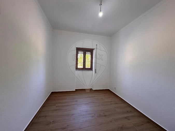 Apartamento T2 para Arrendamento em Santa Maria, São Pedro e Matacães Foto 9