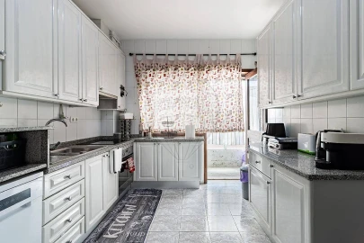 Apartamento T4 para Venda em O. Azeméis, Riba-Ul, Ul, Macinhata Seixa, Madail