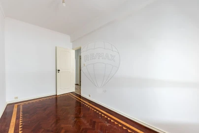 Apartamento T3 para Arrendamento em São Vicente