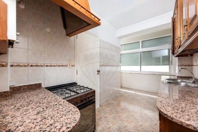 Apartamento T3 para Arrendamento em São Vicente