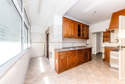 Apartamento T3 para Arrendamento em São Vicente