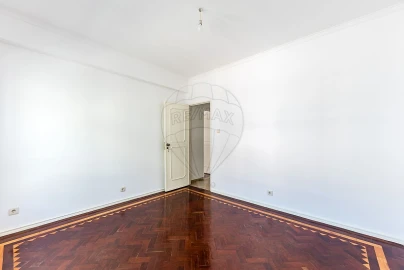 Apartamento T3 para Arrendamento em São Vicente