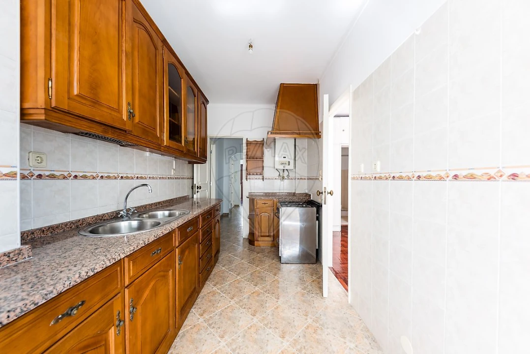 Apartamento T3 para Arrendamento em São Vicente Foto 1