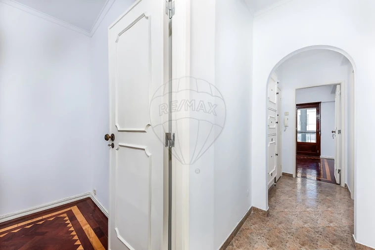 Apartamento T3 para Arrendamento em São Vicente Foto 7