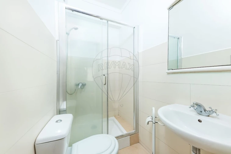 Apartamento T3 para Arrendamento em São Vicente Foto 20