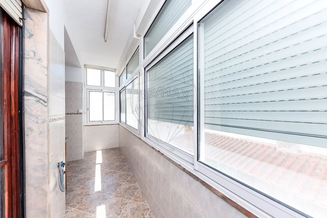 Apartamento T3 para Arrendamento em São Vicente Foto 5