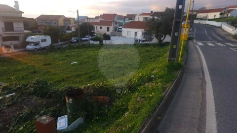 Terreno para Venda em Almargem do Bispo, Pêro Pinheiro e Montelavar