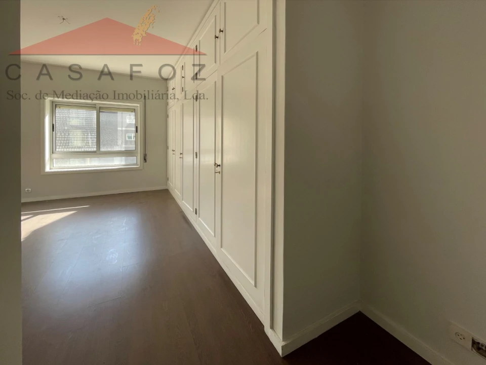 Apartamento T4 para Arrendamento em Aldoar, Foz do Douro e Nevogilde Foto 29