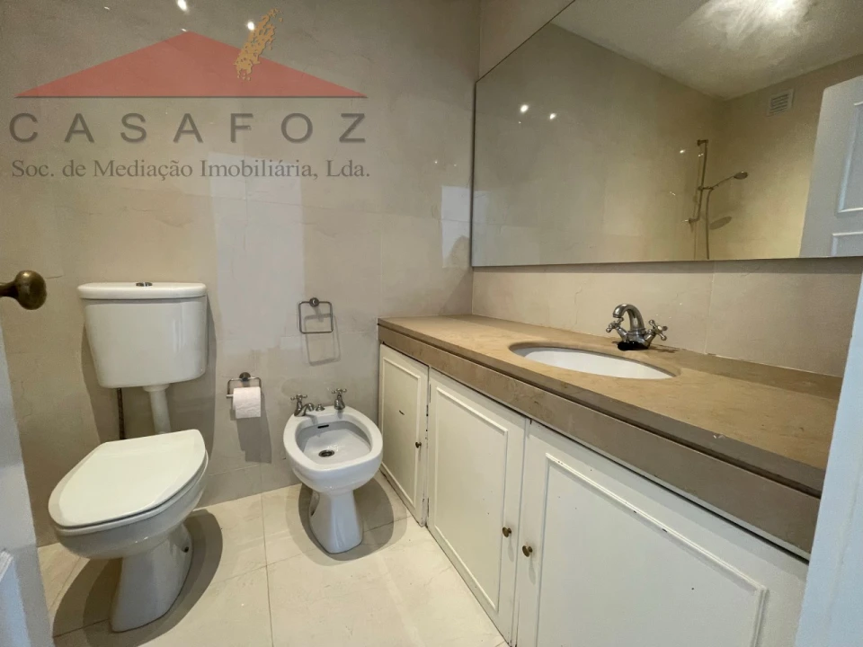 Apartamento T4 para Arrendamento em Aldoar, Foz do Douro e Nevogilde Foto 32