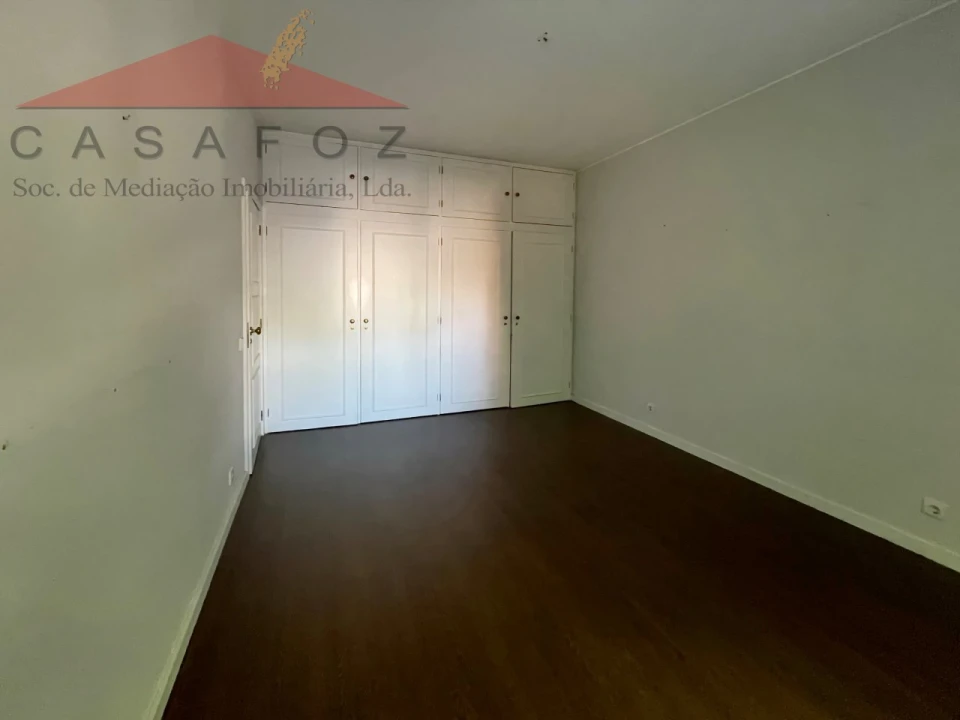 Apartamento T4 para Arrendamento em Aldoar, Foz do Douro e Nevogilde Foto 37