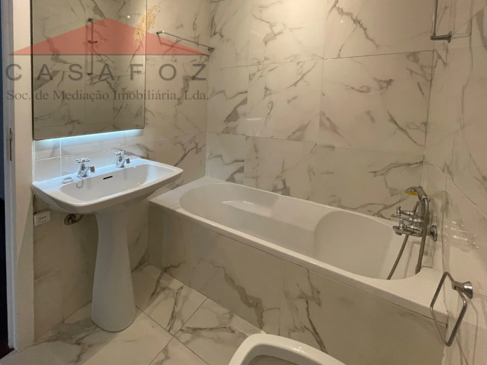 Apartamento T4 para Arrendamento em Aldoar, Foz do Douro e Nevogilde Foto 38