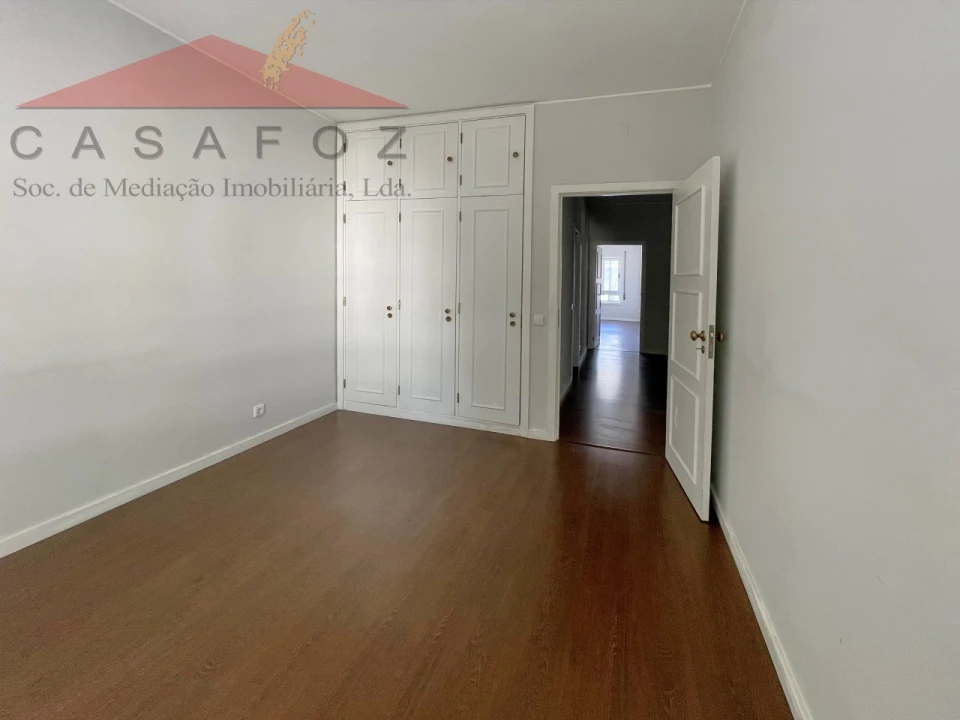 Apartamento T4 para Arrendamento em Aldoar, Foz do Douro e Nevogilde Foto 35
