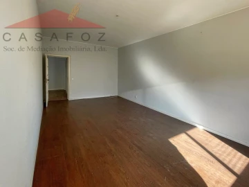 Apartamento T4 para Arrendamento em Aldoar, Foz do Douro e Nevogilde