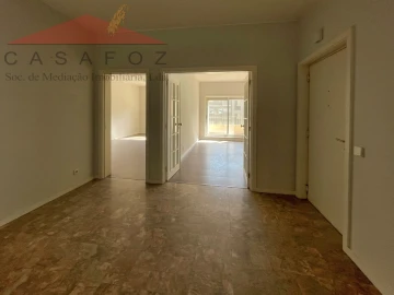 Apartamento T4 para Arrendamento em Aldoar, Foz do Douro e Nevogilde