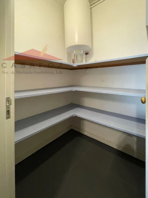 Apartamento T4 para Arrendamento em Aldoar, Foz do Douro e Nevogilde