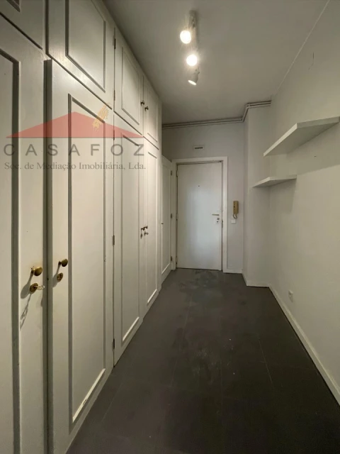 Apartamento T4 para Arrendamento em Aldoar, Foz do Douro e Nevogilde