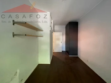 Apartamento T4 para Arrendamento em Aldoar, Foz do Douro e Nevogilde