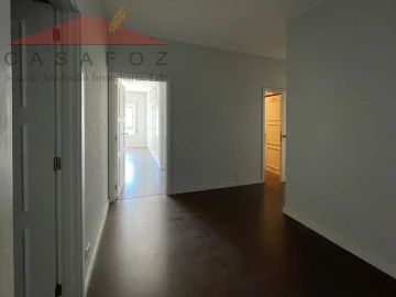Apartamento T4 para Arrendamento em Aldoar, Foz do Douro e Nevogilde