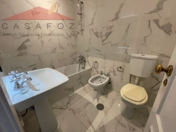 Apartamento T4 para Arrendamento em Aldoar, Foz do Douro e Nevogilde