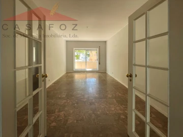 Apartamento T4 para Arrendamento em Aldoar, Foz do Douro e Nevogilde