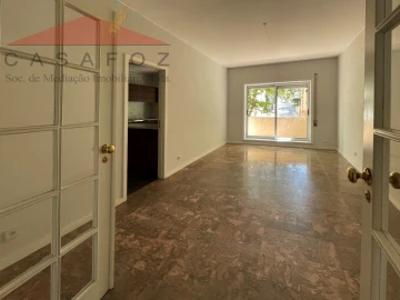 Apartamento T4 para Arrendamento em Aldoar, Foz do Douro e Nevogilde