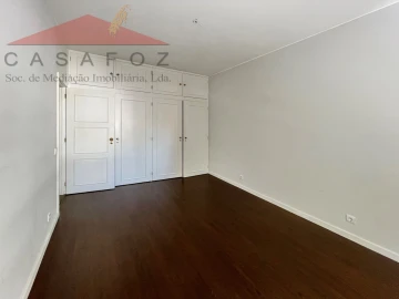 Apartamento T4 para Arrendamento em Aldoar, Foz do Douro e Nevogilde