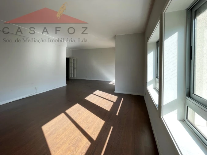 Apartamento T4 para Arrendamento em Aldoar, Foz do Douro e Nevogilde Foto 2