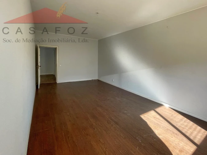 Apartamento T4 para Arrendamento em Aldoar, Foz do Douro e Nevogilde Foto 8