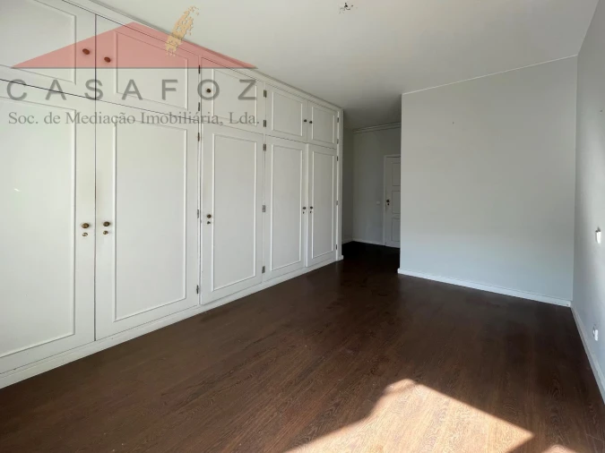 Apartamento T4 para Arrendamento em Aldoar, Foz do Douro e Nevogilde Foto 30
