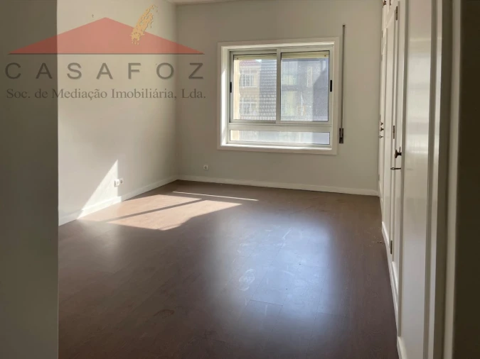 Apartamento T4 para Arrendamento em Aldoar, Foz do Douro e Nevogilde Foto 31