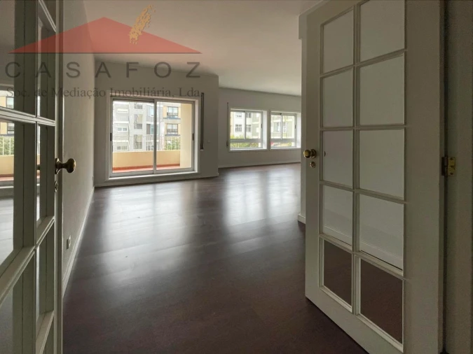 Apartamento T4 para Arrendamento em Aldoar, Foz do Douro e Nevogilde Foto 8