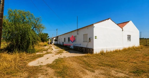 Moradia T7 para Venda em Lagos (São Sebastião e Santa Maria)