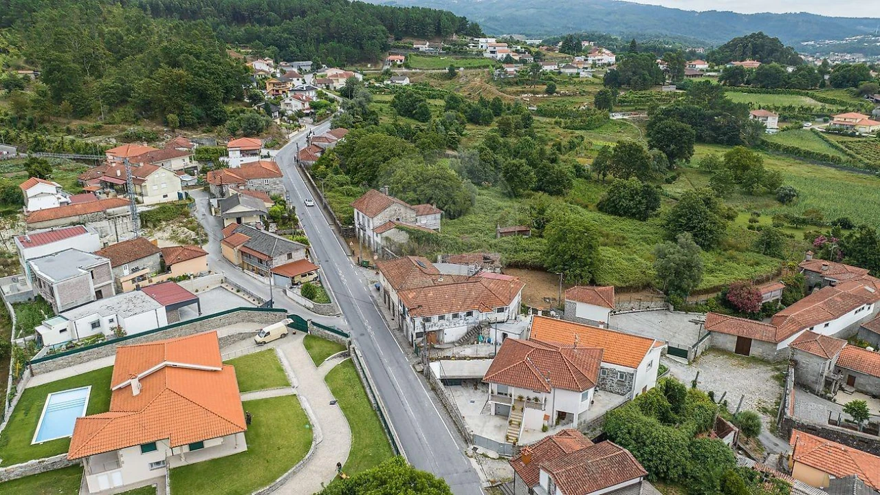 Moradia T5 para Venda em Fonte Arcada e Oliveira Foto 11