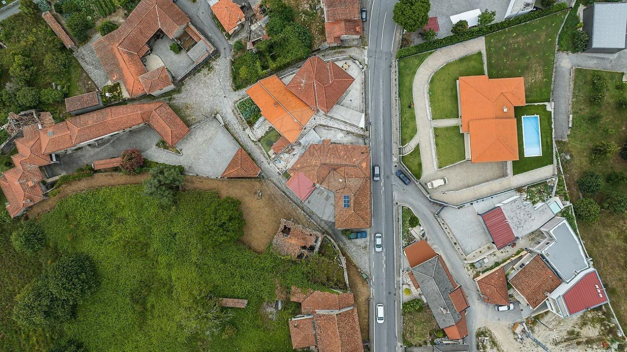 Moradia T5 para Venda em Fonte Arcada e Oliveira Foto 6