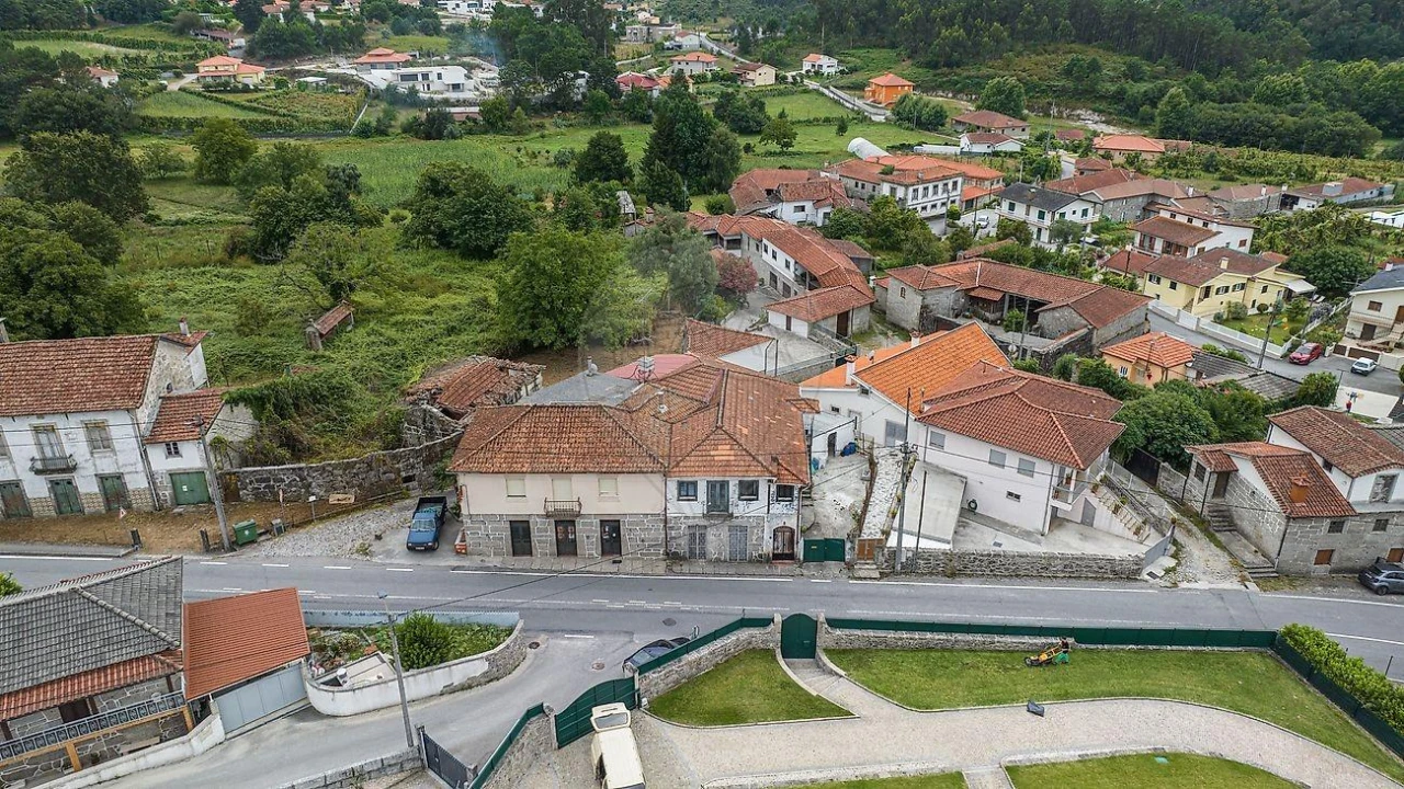 Moradia T5 para Venda em Fonte Arcada e Oliveira Foto 8