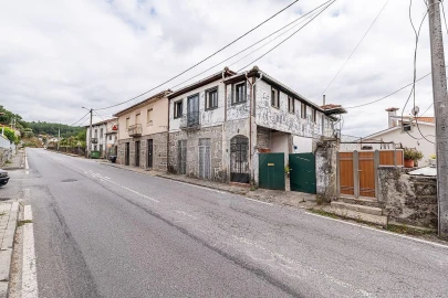 Moradia T5 para Venda em Fonte Arcada e Oliveira