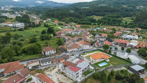 Moradia T5 para Venda em Fonte Arcada e Oliveira